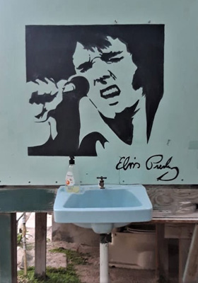 Elvis Wash Stand